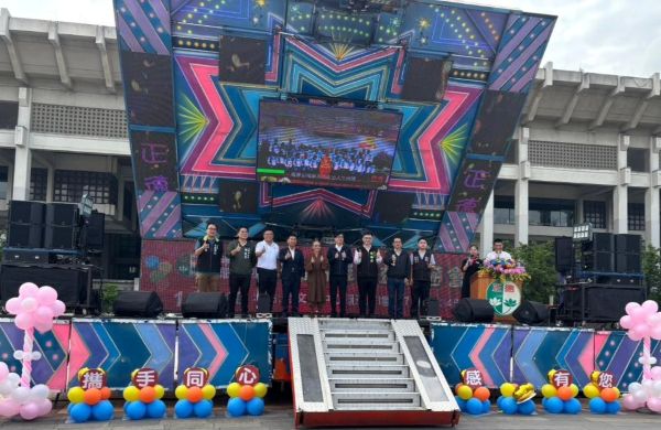 「正德幸福高雄公益園遊會」政商雲集 陳其邁市長蒞臨力挺公益9