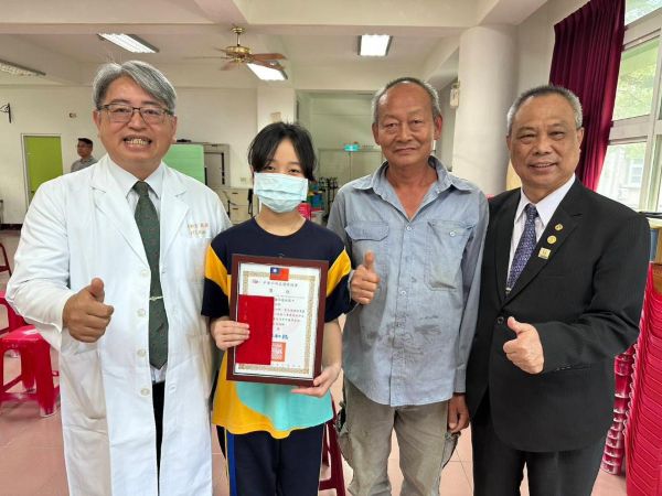 六龜龍興國小家屬與病童感謝高雄長庚「川崎美心專車」 心臟義診再造之恩 守護偏鄉兒童健康之心1