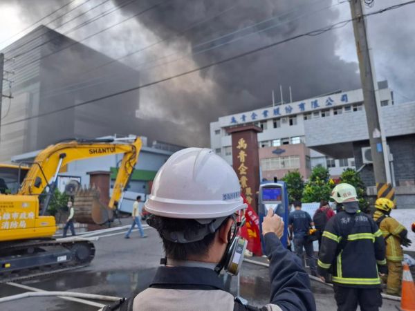 大發工業區塑膠工廠火警 環保局依法裁處全程監控空品狀況1