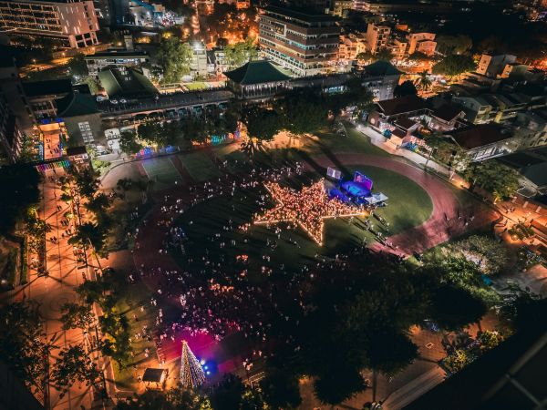 文藻燃燈禮迎60周年 12米聖誕樹點亮校園1