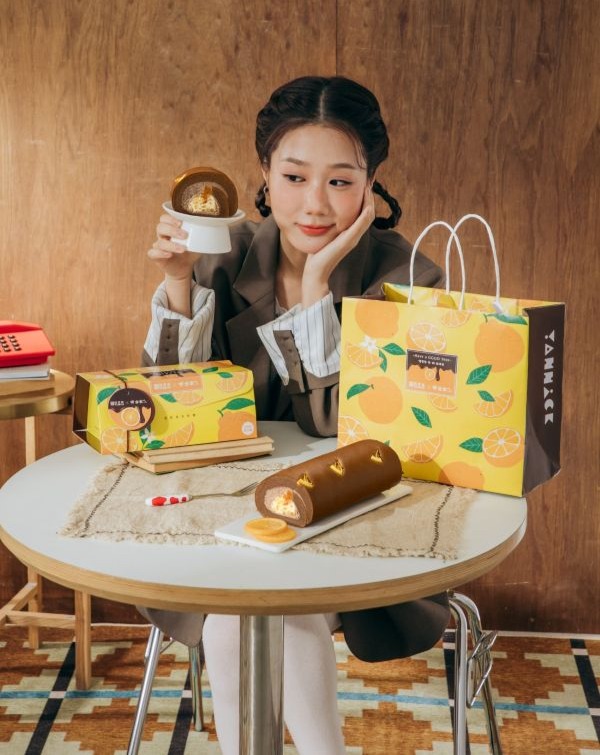 迎接2026 亞尼克聯手百萬YTR「韓勾ㄟ金針菇」獻濟州橘風巧克力生乳捲 5種華麗柑橘層次相遇比利時巧克力，一起苦甜回「柑」1