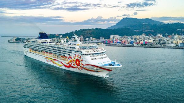 高雄港年度第8艘首航郵輪壓軸登場！挪威郵輪太陽號體驗港都文化風情1
