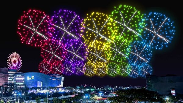 高雄跨年雙彩蛋 以紅色喜氣造型首登 亞灣跨年花火觀賞點公開 1