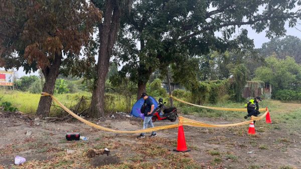 屏東萬丹發現路倒男子 警方封鎖現場採證並報請檢察官相驗1