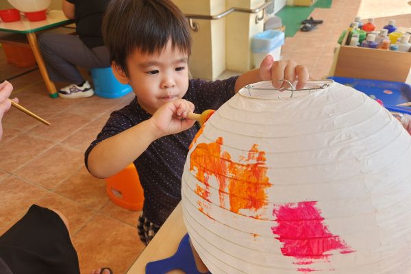 彩繪燈籠慶元宵 旗山慢飛天使變身大藝術家1