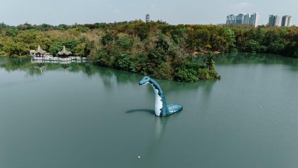 大型史前巨獸現蹤澄清湖 食品級安全材質裝置融入自然景觀1