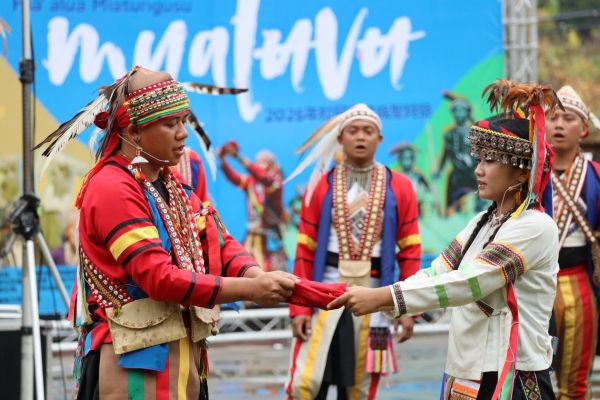 桃源區拉阿魯哇族聖貝祭登場 索阿紀吊橋通車族人迎接盛典1