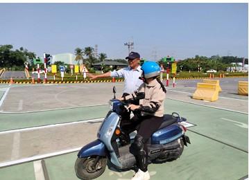 機車考照上駕訓 115年補助每人1,300元1