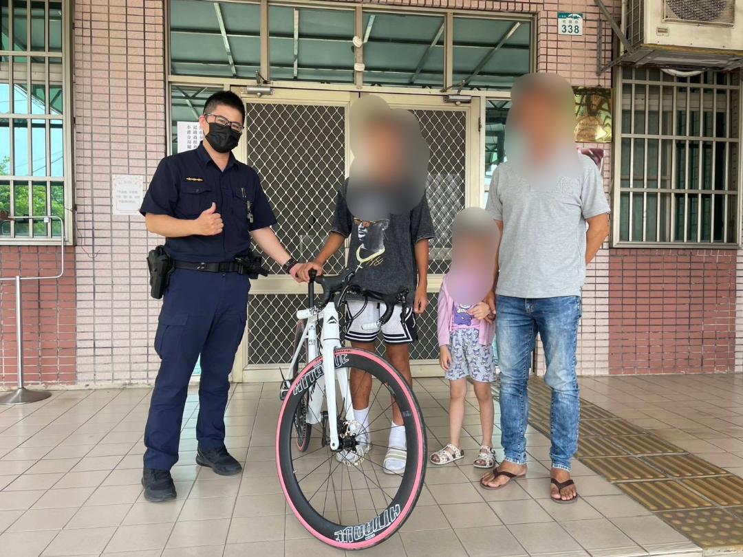 小港警鍥而不捨追查 過濾數十支監視器成功尋回失竊腳踏車