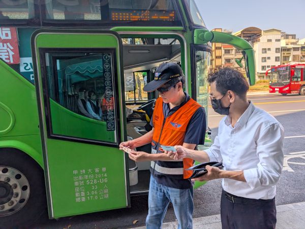 高雄市區監理所清明連假前夕前往建國路客運站關心疏運安全整備1