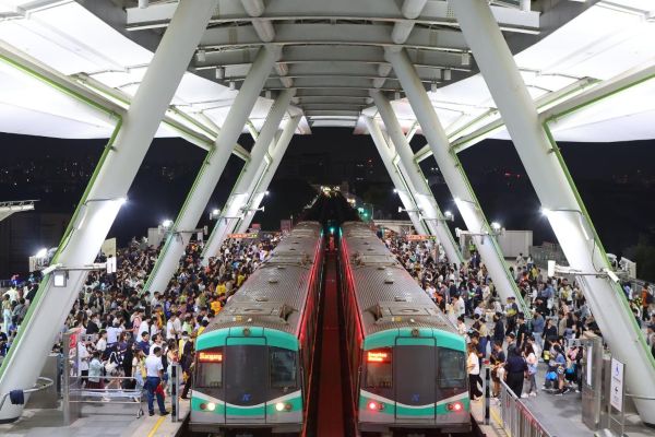 2026高雄世運熱力開唱 高雄捷運加密班距並強化信用卡感應搭乘宣導提升國際旅客服務1
