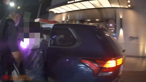 夜間違規又丟棄毒品躲查緝 鼓山眼尖警查獲毒駕1