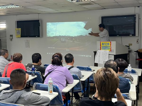 無照駕駛與重複違規納入講習機制，高雄區監理所呼籲養成禮讓守法好習慣 1