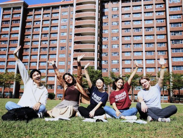 義守大學勇奪企業最愛南部私校冠軍雙榜！AI教育與產學模式培育新人才