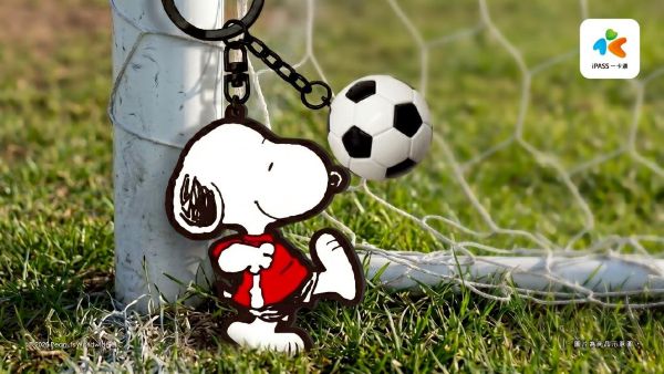 GOAL！史努比陪你瘋世足 一卡通「SNOOPY踢足球」立體配件卡 610 超萌開賣1