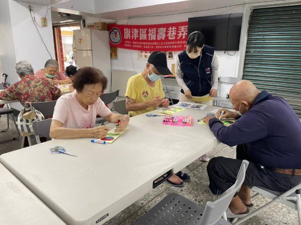 「高港愛無限・好運龍粽來」高雄港務分公司端午前夕赴旗津長照站1