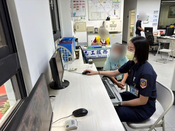 夫開刀資料落小黃 警細心調監視器速尋回