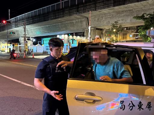護送迷失老者返家，暖警日常感動警專實習生1