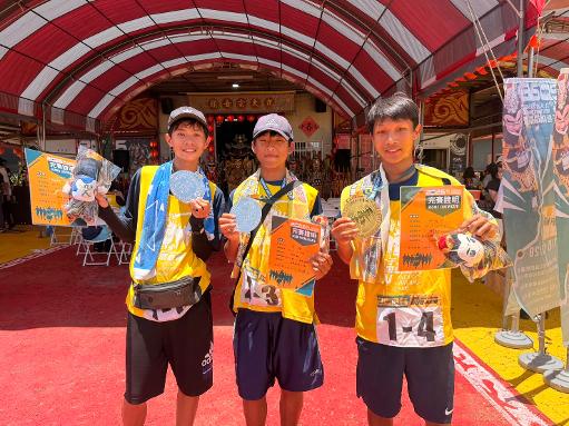 走過烈日與颱風風雨！雄中三位學子28天徒步1035公里環島，7月28日抵達終點1