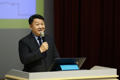 「當所有人都有AI，你還剩下什麼？」高雄大學校長陳啓仁勉新生懂科技也懂人1