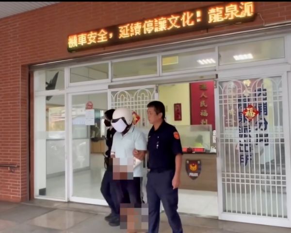 毒駕嫌拒捕衝撞 內埔警強勢執法壓制逮人1