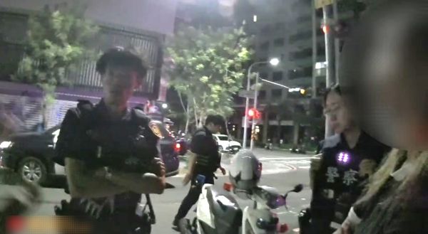 毒駕自撞電線桿露餡 鼓山警查獲毒品咖啡包及愷他命1