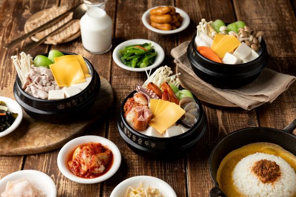 韓料控注意！《北村豆腐家》強勢插旗台中Jmall 開幕首三日兩人同行「飲料無限暢飲」里民專屬半價優惠1