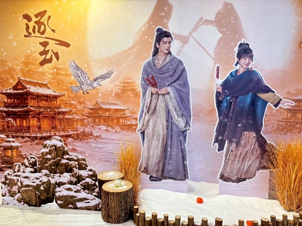 新光三越高雄左營店2026《逐玉》官方期間限定店 開展首日吸引超過近千名粉絲進店1