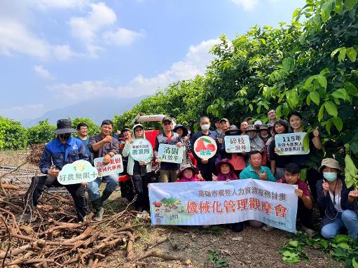 枝條就地變碎料 高市農業局推廣果樹機械代耕 打造果園省工新模式1