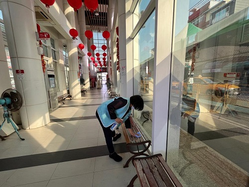 本土疫情升溫，高雄港現確診者，高雄市輪船公司加強場站船舶清消