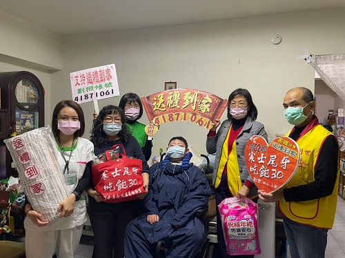 港星杜汶澤來台公益搶頭香 不遠千里送暖弱勢3