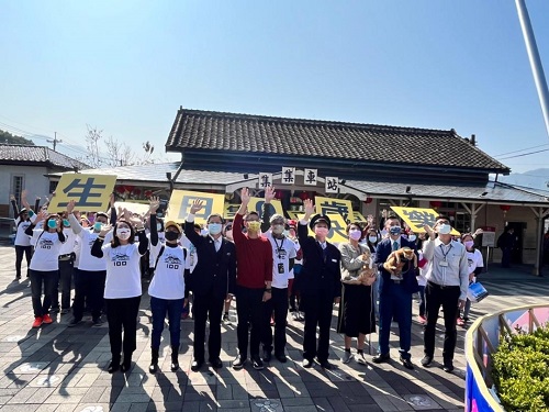 集集車站100歲生日 高捷貓站長「蜜柑」前往祝賀 喜迎「龍蕉Sun」正式就任貓站長