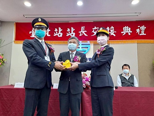 臺北站135年來首位女姓站長 義守大學傑出校友胡詠芝1