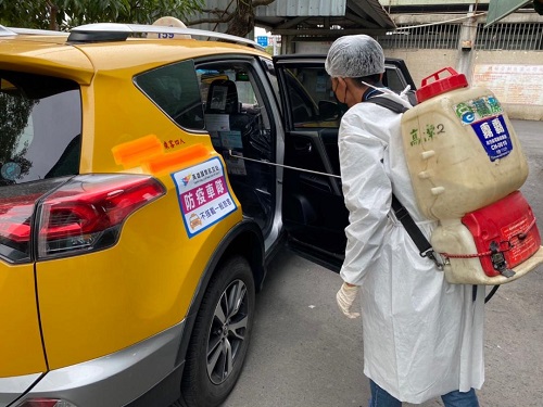 境外移入風險持續 高市衛生局落實機場防疫車隊車廂清消工作 守護社區健康安全2