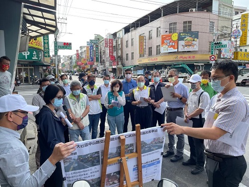大社區中山路尖峰時段禁行駛大車，加強違規停車取締1