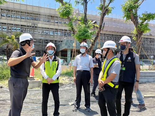 林欽榮副市長視察鞭策前鎮漁港專案工程進度1