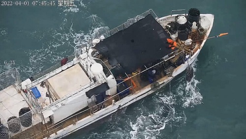 海巡雷達、無人機攜手查緝 高雄興達海域近岸違規放籠無所遁形