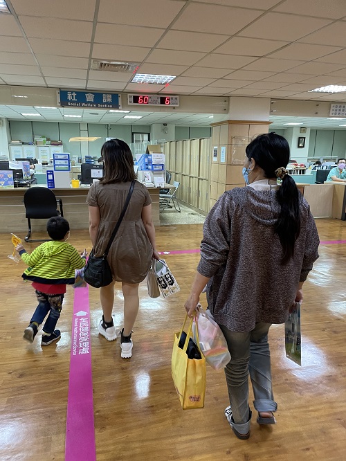 「遇到困難時 讓我陪著你!」 社會局社工暖心協助 陪伴弱勢家庭度過困境1