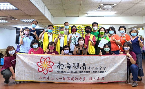 福智僧團南海寺及南海觀音佛教基金會支持創世基金會 捐贈四千份營養補給品 傳遞不受疫情居隔的關懷與肯定1