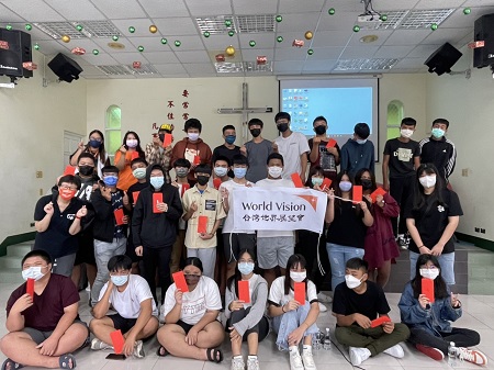 展望會助學支持，恆春學子圓夢錄取國立台東大學 邀請您響應助學行動，幫助貧童迎向美好未來！1