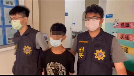 東港少年赴柬由立委救返國 東港警將林姓犯嫌（18歲）帶案偵辦 1