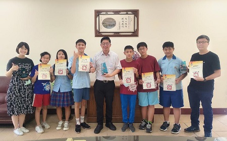 歷經多次失敗終有成果 仁武高中國中部學生栽培畸形菇全國中小學科展奪獎1