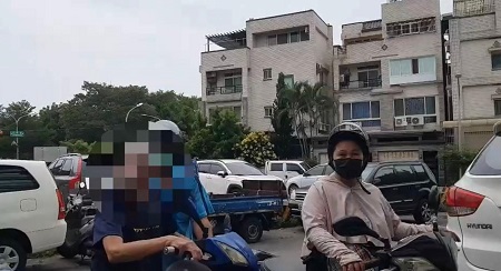 心急老父未吃飯而騎車自摔 漢民派出所巡邏警立即協助關心1