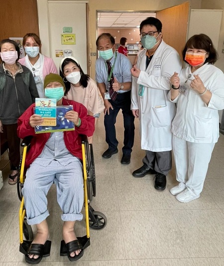 抗癌抗疫路上不孤單 癌症希望基金會攜手黃嘉千送暖至大同醫院1