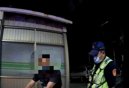 男子騎乘自行車搖晃 尚未吃飯就喝 晚餐恐「貴鬆鬆 」1