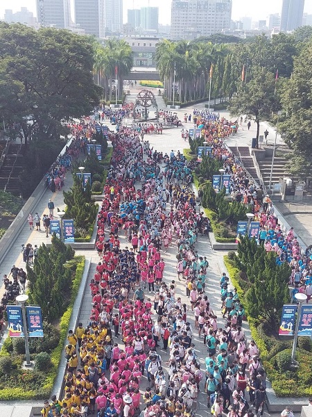 高雄市第 41 屆中小學科學園遊會熱鬧登場 90 個創意科學趣味攤位，歡迎享受科學知性之旅1