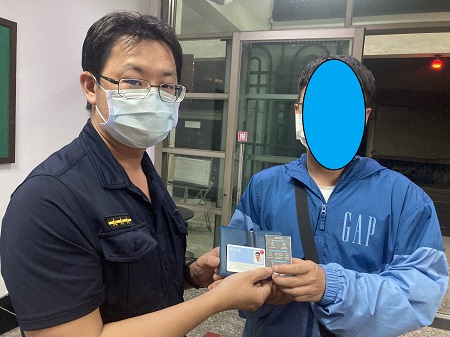 男子遺失gogoro機車感應卡，警循線幫忙找回