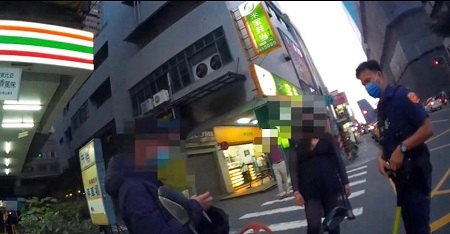 遭警盤查 女子異想天開竟以女兒身分受檢 通緝犯身分當場遭警拆穿露餡1