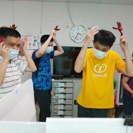 喜憨兒日照服務多樣化 用音符啟動小祥緊閉的心1