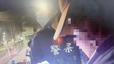 女子深夜徘徊工地惹疑 身分一問三不知 遭警識破毒品通緝犯身分1